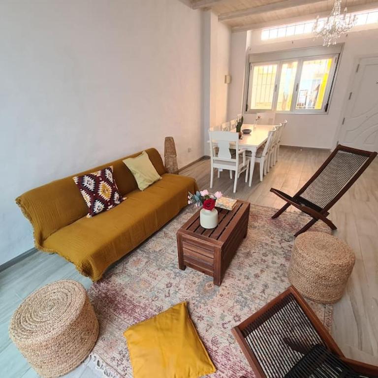 Cheerful 5-bedroom home with unique rooftop views - Villa - 30