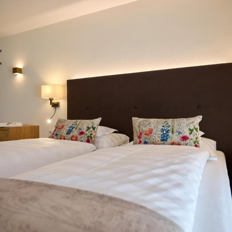 Hotel Garni Schneider - Familienzimmer mit Balkon - 5