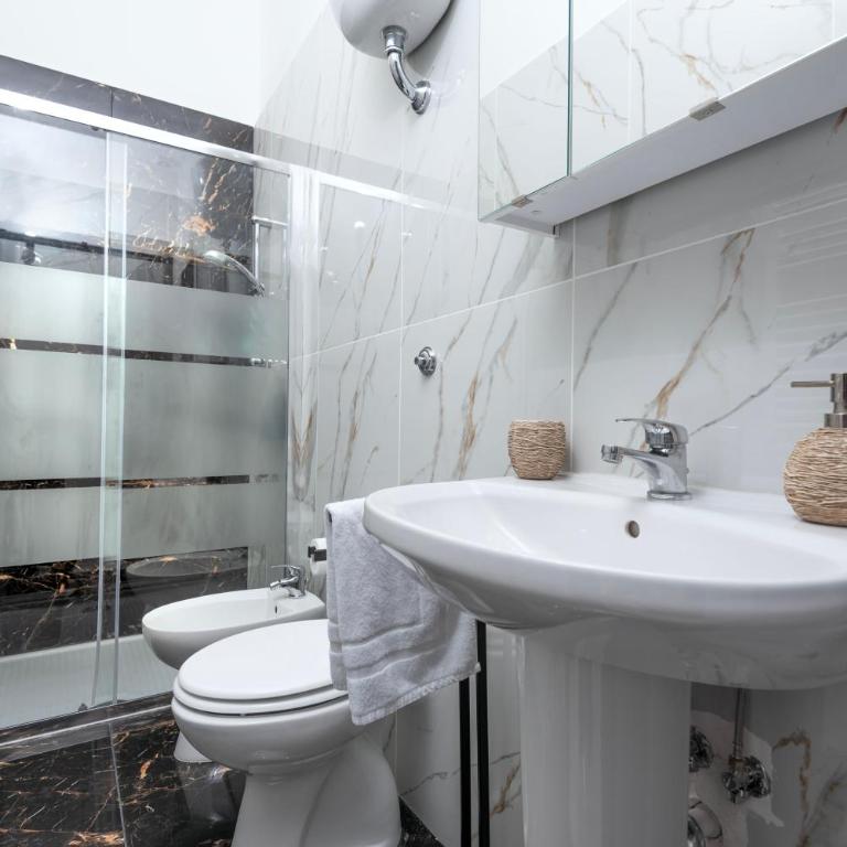 Irooms Foria 215 - Camera Familiare con Terrazza - 10