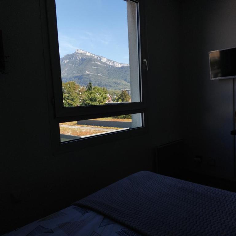 Studio - Studio with Mountain View - 10