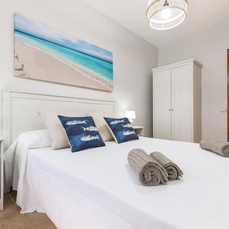 Home2Book Charming Private Pool Aloha Beach Villa - Villa de 3 dormitorios - 11