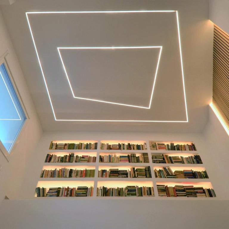 BIBLIOTECA DE LUJO EN EL CENTRO HISTORICO DE MÁLAGa - Apartamento de 2 dormitorios - 17