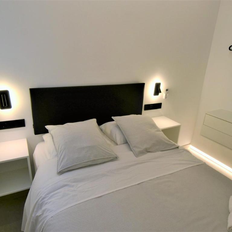 BIBLIOTECA DE LUJO EN EL CENTRO HISTORICO DE MÁLAGa - Apartamento de 2 dormitorios - 4