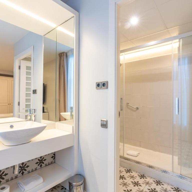 Serennia Fira Gran Via Exclusive Rooms - Habitación Doble - 5
