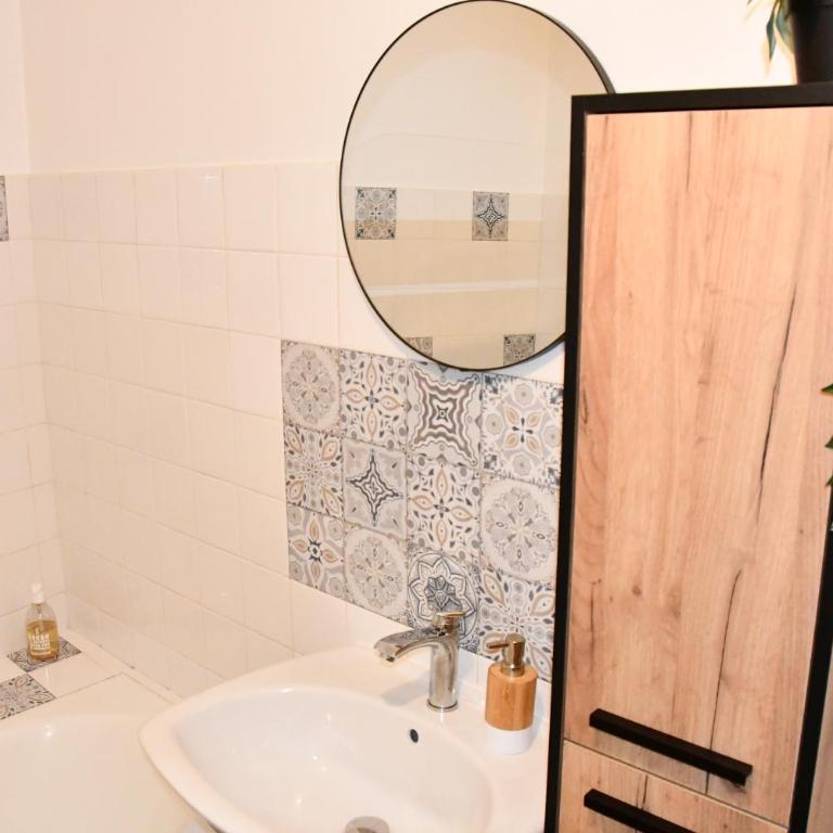 Appartement 32 m2 intra muros - WIFI - Netflix - Bureau - One-Bedroom Apartment - 22