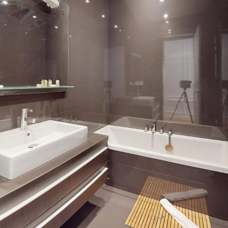 10 Faubourg des Annonciades - Apartamento - 57
