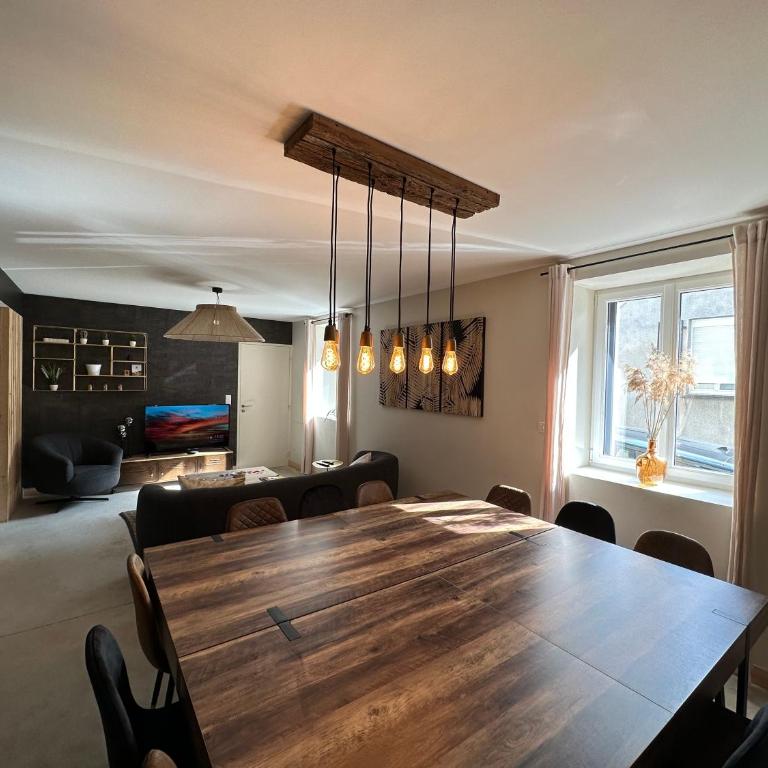 Maison 200m2- 9 chambres avec sdb - 16-18 personnes - séminaire-Proche Centre-Ville-Gare et Arena-terrasse - Maison de Vacances - 5
