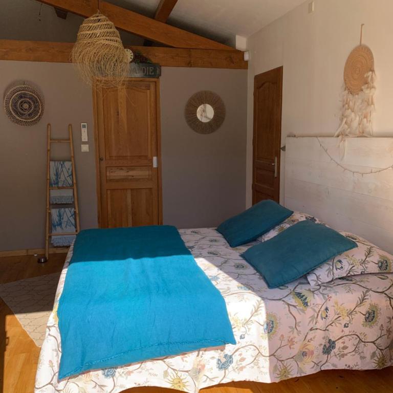La Chambre Haute, spa et jardin extérieur à Nîmes - Habitación Doble con terraza - 2