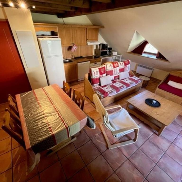 T2 Mezzanine à Pra-Loup 1500, 6 pers, Garage et Ski Box - Appartement 1 Chambre - 3