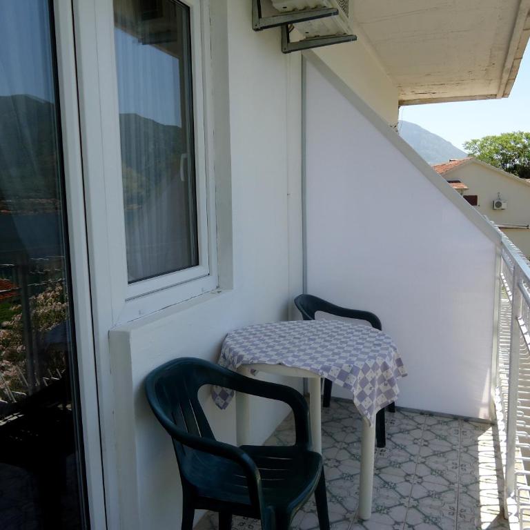 Apartment Vukanic - Apartment with Balcony - 17