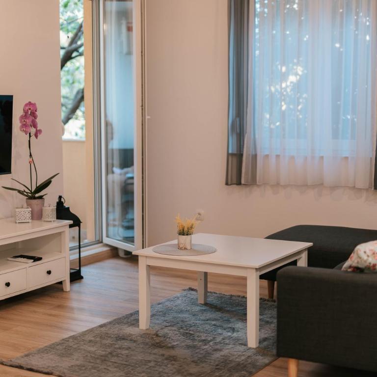 Bell Tower Apartment - One-Bedroom Apartment - 5