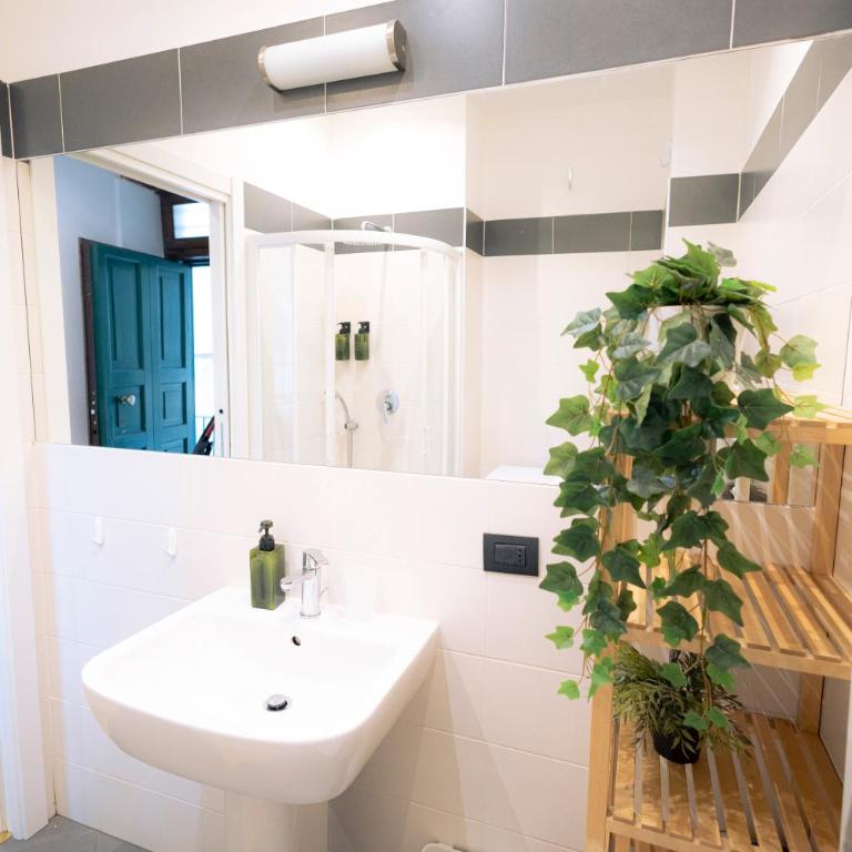 tHE Red Bricks Home - Tricolore San Babila - Appartamento con 1 Camera da Letto - 21