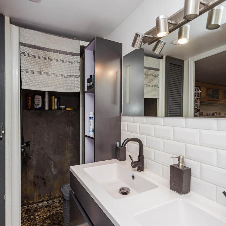 Comme une maison à Paris - Appartement 2 Chambres - 17