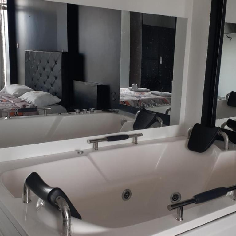 Venecia Hotel Larco - Economy Double Room - 6