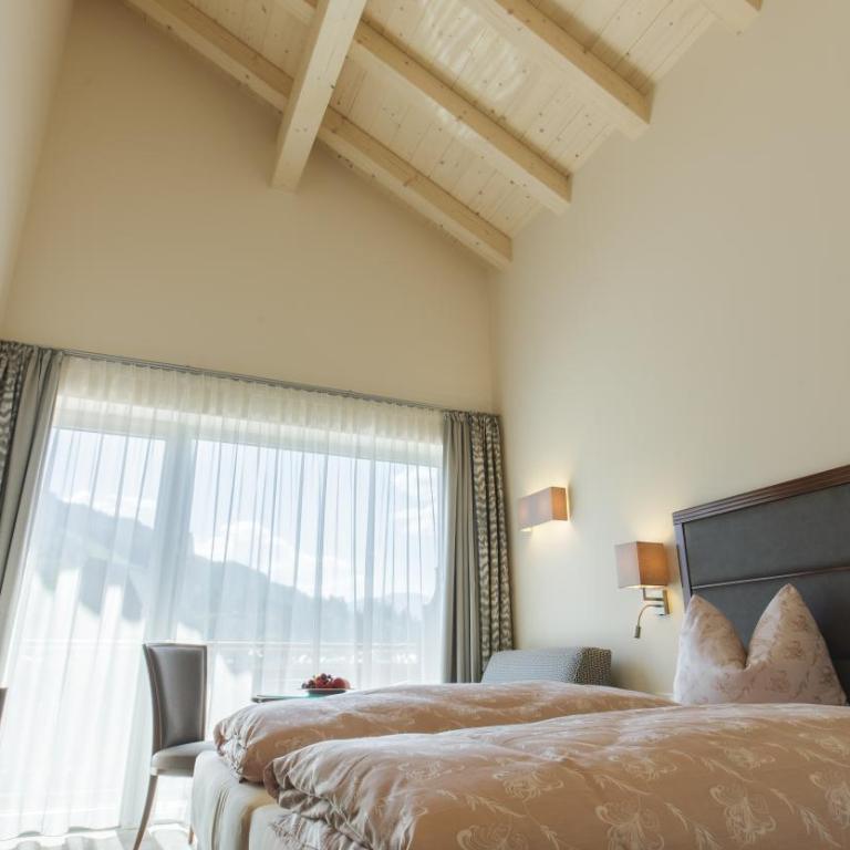 Hotel Niederreiter - Dreibettzimmer mit Bergblick - 2