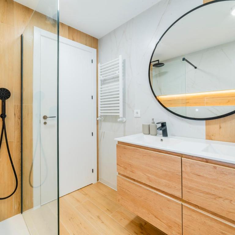JetSet by Edsam - Three-Bedroom Apartment - 10