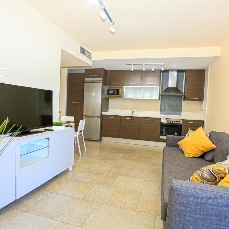 LITORAL COSTA DORADA - AUGUSTA B Only families - Apartment with Pool View - 10