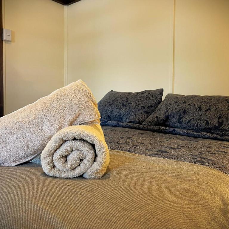 Kawi Hotel - Double Room with Private Bathroom - 4