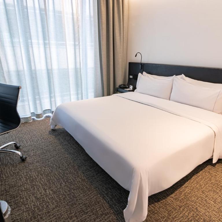 GHL Collection 93 - Standard Double Room (King size bed) - 5