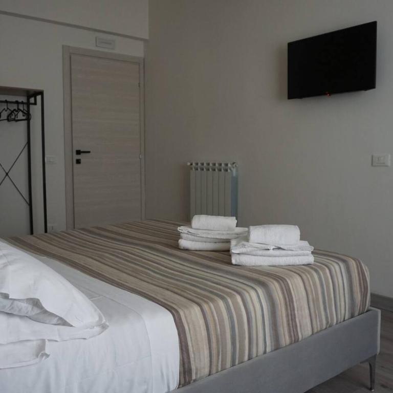 Vatican Fashion Home - Three-Bedroom Apartment - 55