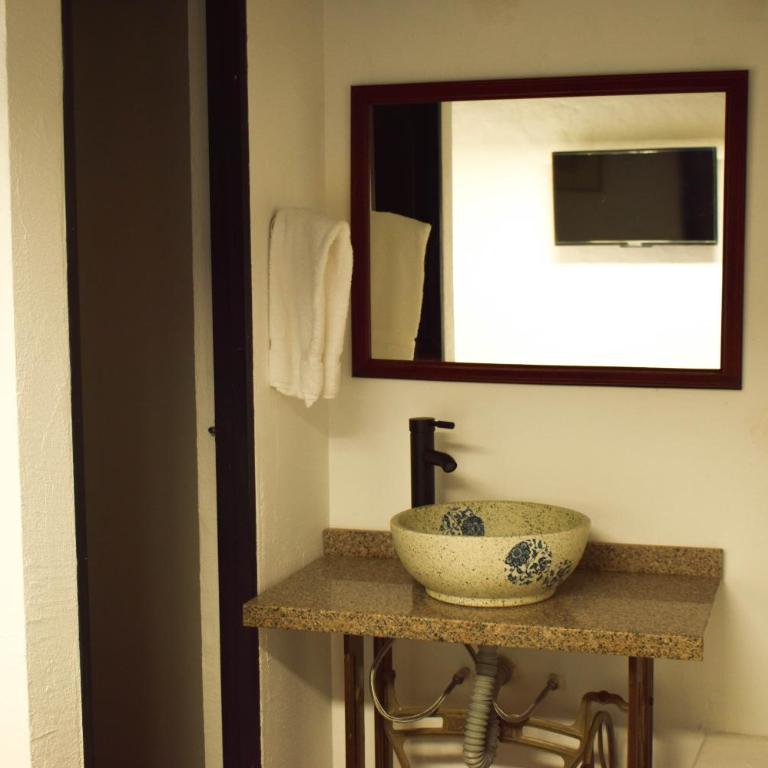 HOTEL CHORRO DE LUZ - Habitación Doble Estándar - 2