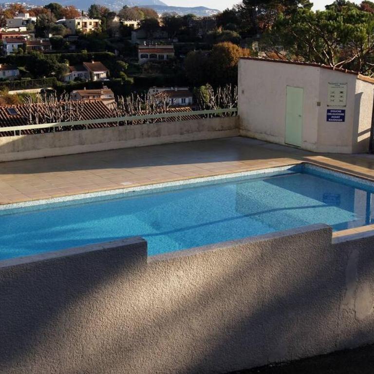 Charmant 2p au calme, jardin, piscine, vue panoramique et stationnement - Appartement 1 Chambre - 15