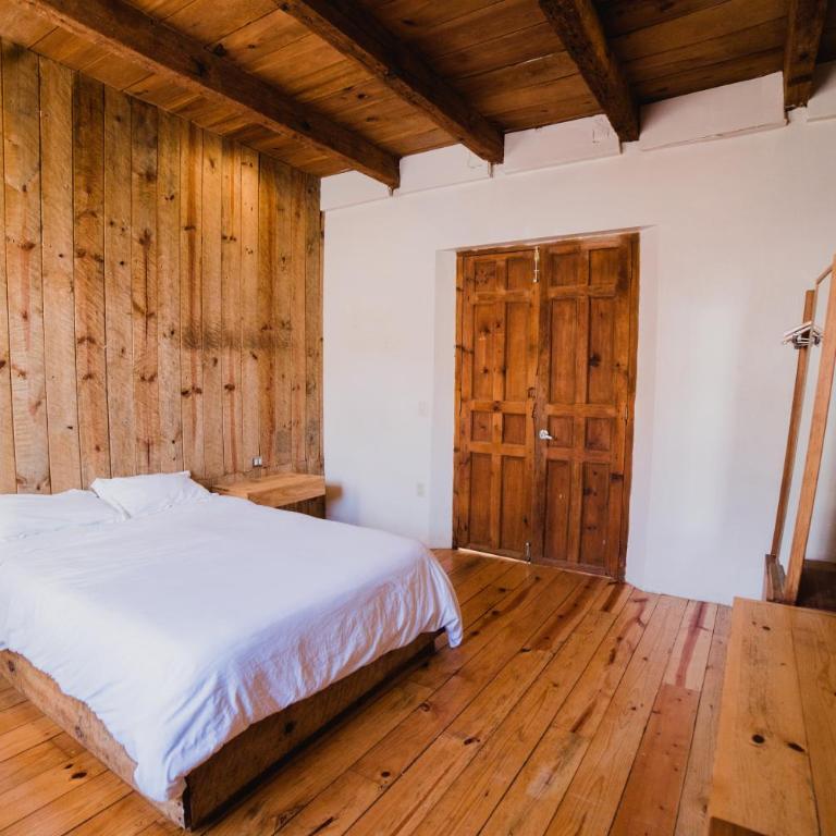 Puerta Vieja Hostel - Double Room with Shared Bathroom - 1