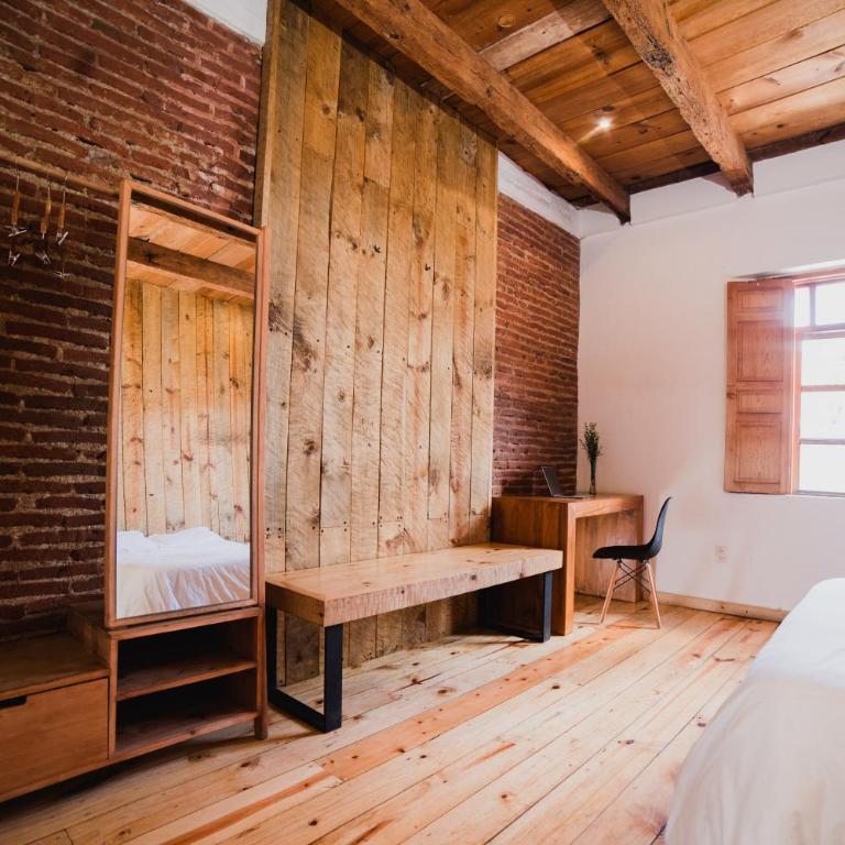 Puerta Vieja Hostel - Double Room with Shared Bathroom - 3