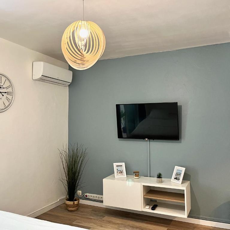 LE GEROUDIS - Studio centre ville - plage -clim - Monolocale - 8