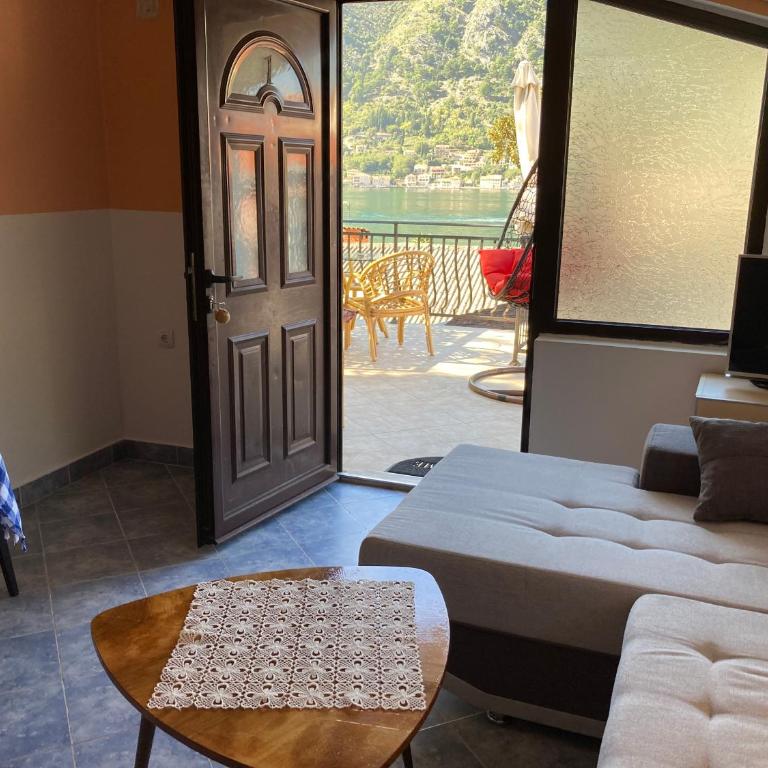 Bay Mola Aparts - Apartment with Sea View - 7
