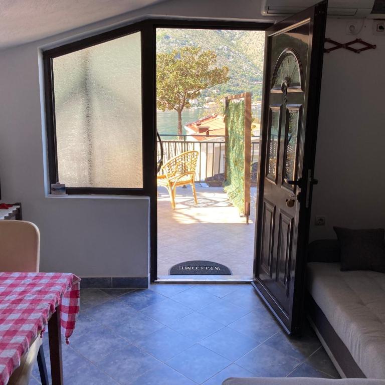 Bay Mola Aparts - Apartment with Sea View - 4