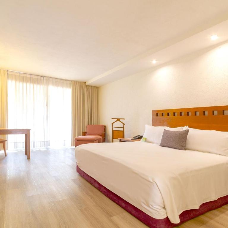 Camino Real Guadalajara - Alojamiento Camino Real Club con cama extragrande y desayuno incluido solo para adultos - 3