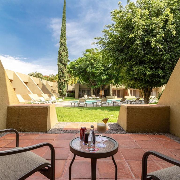 Camino Real Guadalajara - Alojamiento Camino Real Club con cama extragrande y desayuno incluido solo para adultos - 4