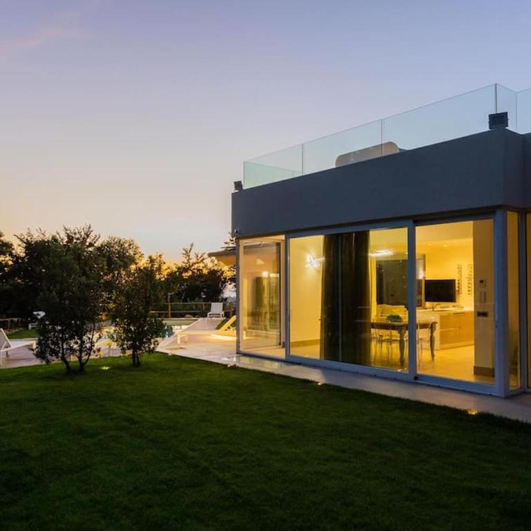 Modern villa with heated pool and sauna - Villa - 11