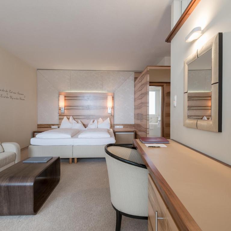 Hotel Olympia - Superior Doppelzimmer mit Balkon - 4