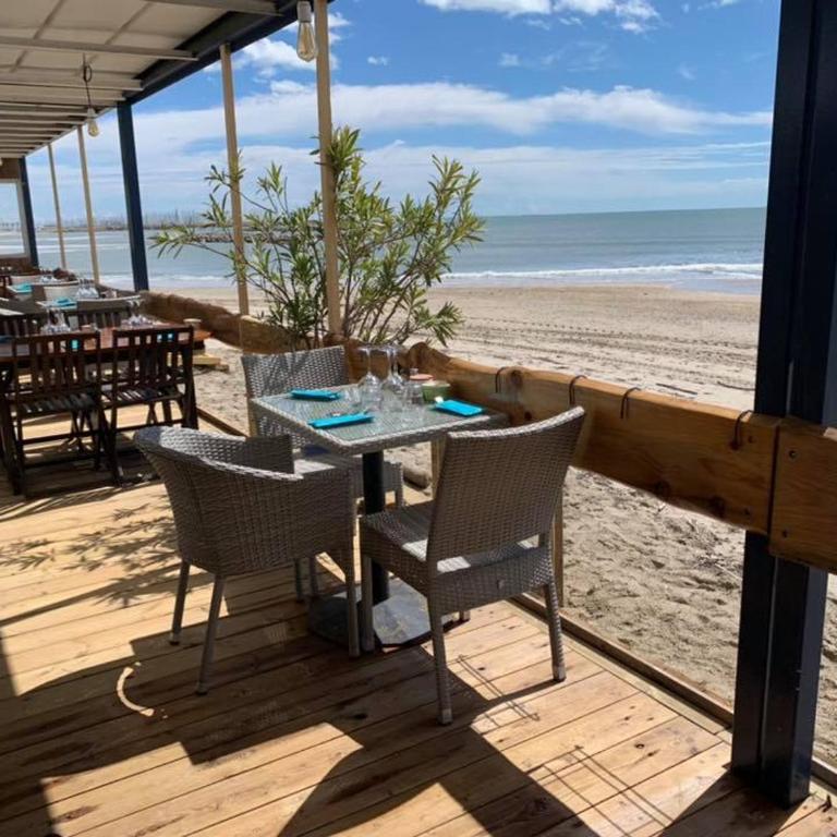 Appartement 1ere ligne piscine terrasse au bord de la plage front de mer avec vélos - Appartement 2 Chambres - 75