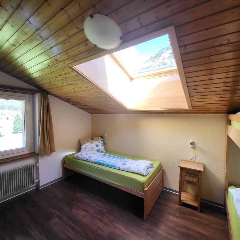 Pension Heino - Familienzimmer (2 Erwachsene + 3 Kinder) - 2