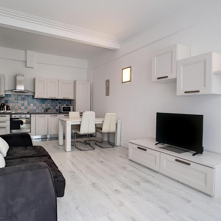 Nestor&Jeeves - BEACH ROYAL - Central, Close sea - Appartement avec Balcon - 4