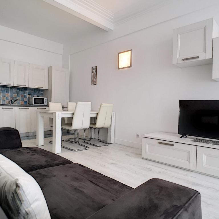 Nestor&Jeeves - BEACH ROYAL - Central, Close sea - Appartement avec Balcon - 6