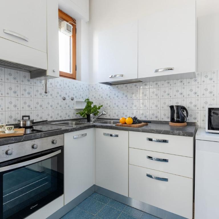 GuestHost - Pisa Quiet and Bright Flats with Balcony - Two-Bedroom Apartment - 9