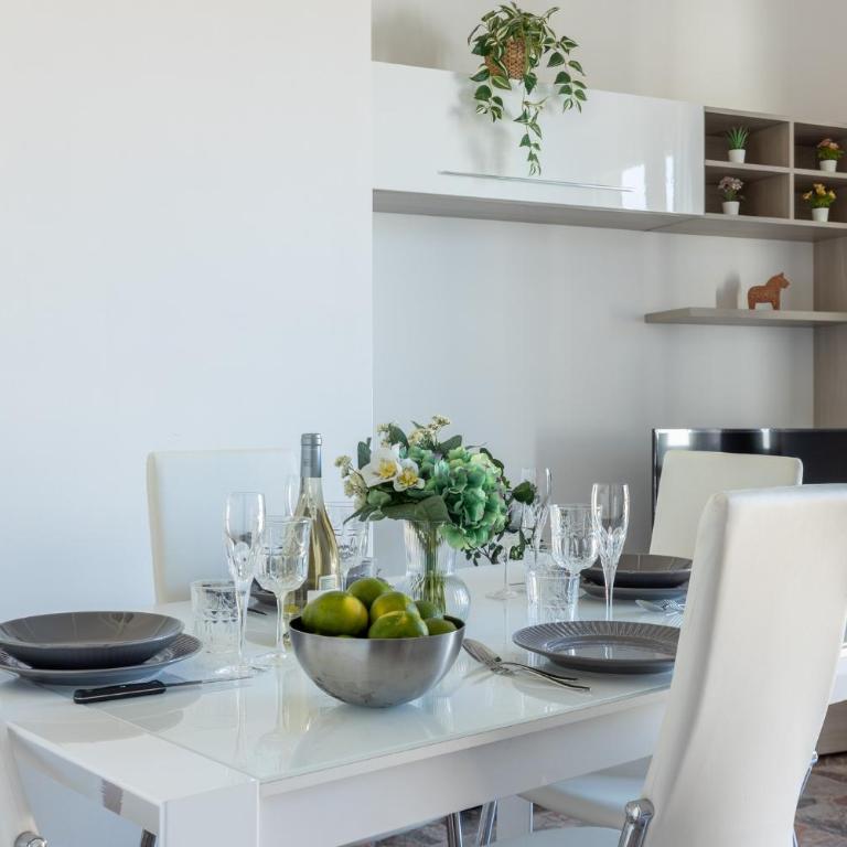 GuestHost - Pisa Quiet and Bright Flats with Balcony - Two-Bedroom Apartment - 4