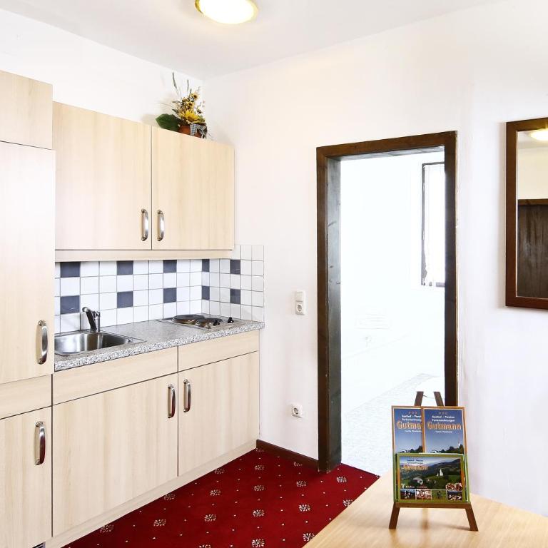 Gasthof Gutmann - Familienzimmer (2 Erwachsene + 2 Kinder) - 2