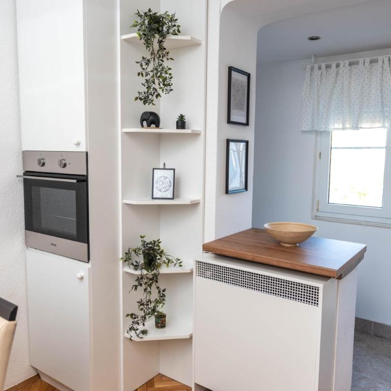 Sweet House Parlament - Three-Bedroom Apartment - 7