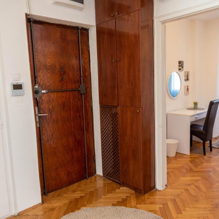 Sweet House Parlament - Three-Bedroom Apartment - 37