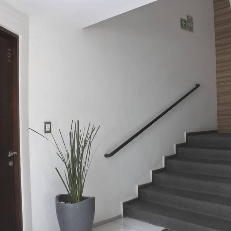 Gran ubicación y confortable Depto. con vigilancia - Apartamento de 1 dormitorio - 17