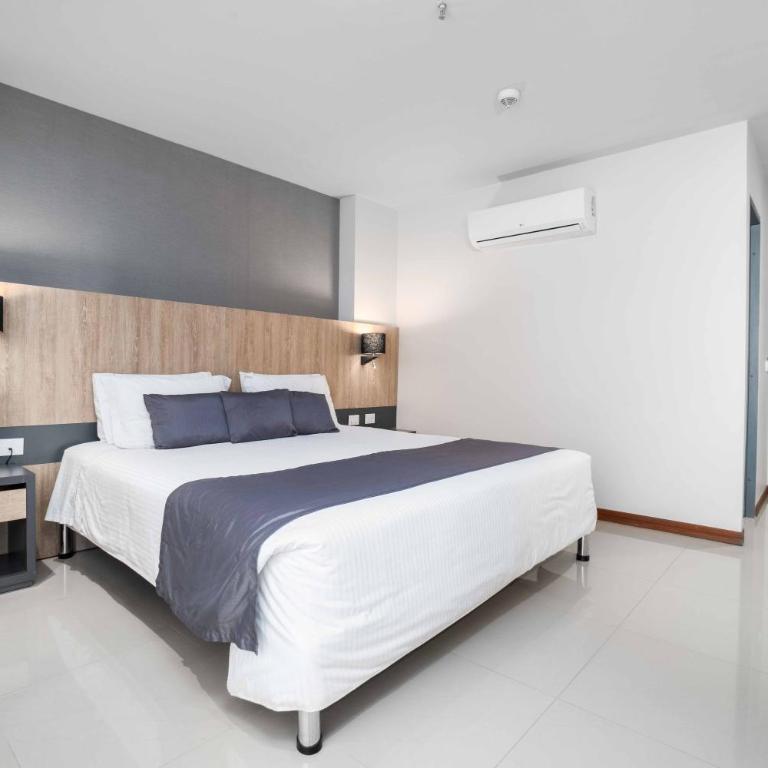 Hotel Plaza del Lili - King Room - 6