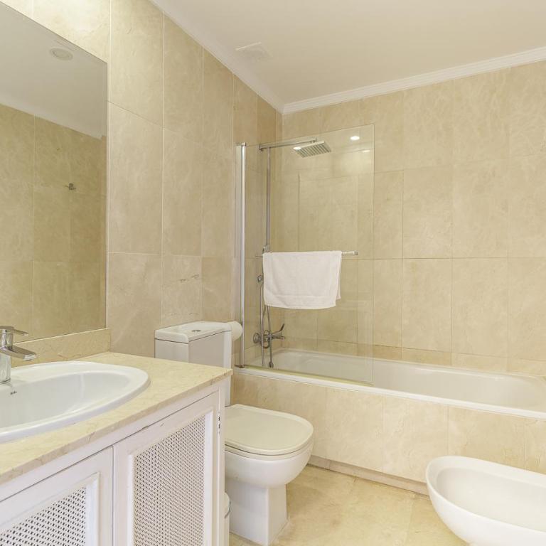 Spacious 2 Bed Duplex in Aloha Gardens close to Puerto Banus - Apartamento de 2 dormitorios - 17