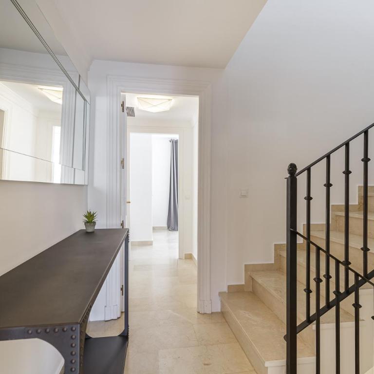 Spacious 2 Bed Duplex in Aloha Gardens close to Puerto Banus - Apartamento de 2 dormitorios - 21