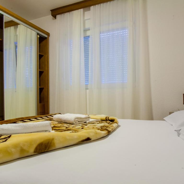 Apartments Ljubica - Two-Bedroom Apartment - 36