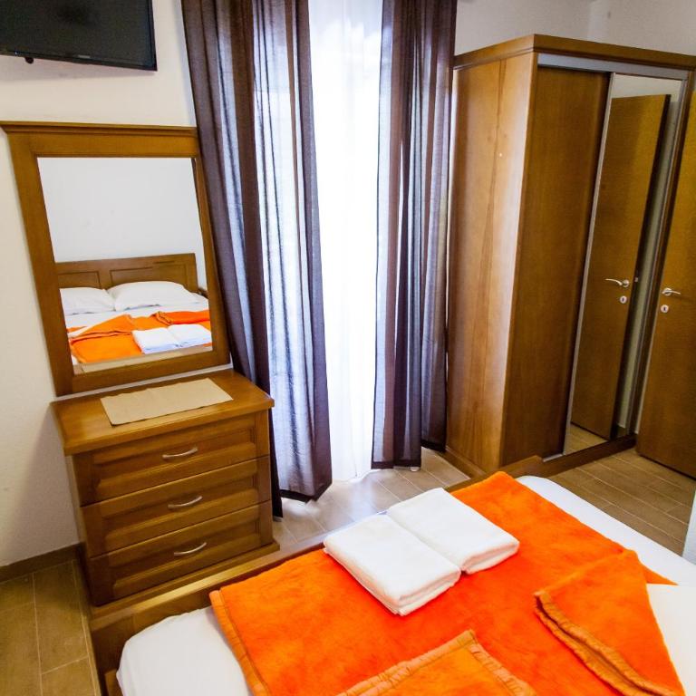 Apartments Ljubica - Two-Bedroom Apartment - 27